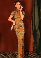 Elegant Rhythm Among Flowers | High-End Cheongsam (花间雅韵)