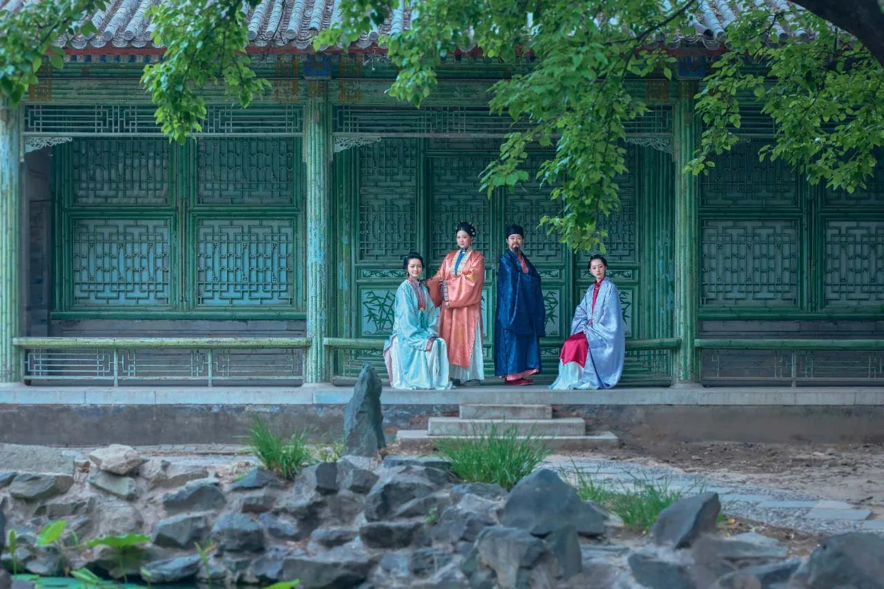 Elegant Ming Dynasty Mamian Skirt with pleats and traditional embroidery