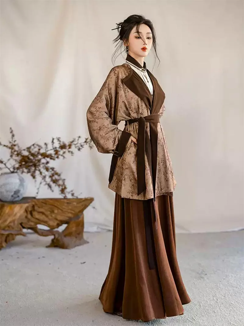Modernized Hanfu reversible Tang-style round collar robe in Maillard tones with stand collar, chic daily winter wear