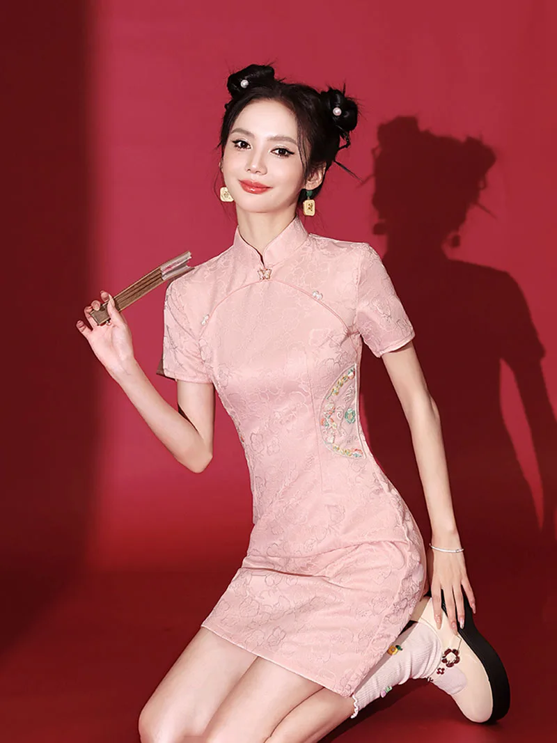 2025 pink qipao short modern Chinese dress for young women