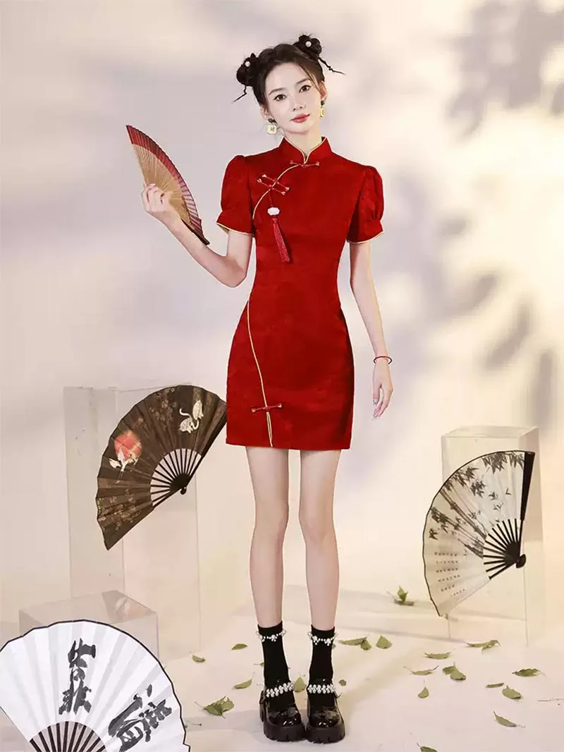 Elegant Qipao Dress Red 2025 – Modern Chinese Wedding and Party Dress