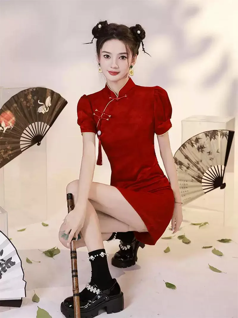 Elegant Qipao Dress Red 2025 – Modern Chinese Wedding and Party Dress