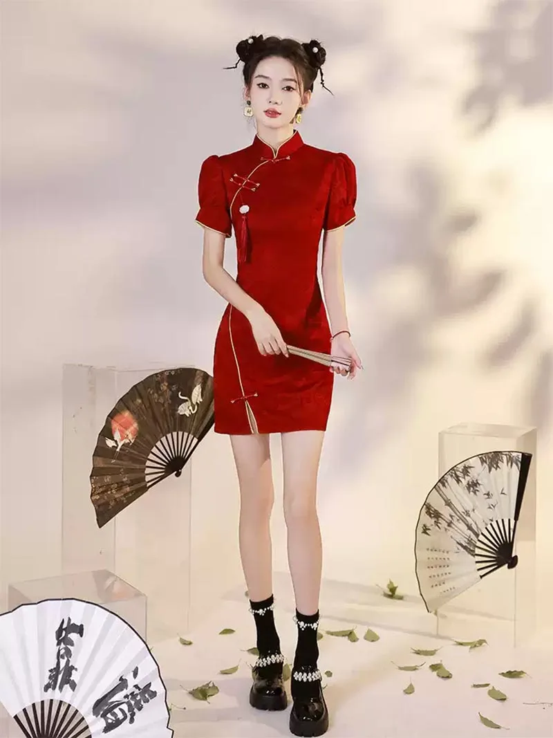 Elegant Qipao Dress Red 2025 – Modern Chinese Wedding and Party Dress