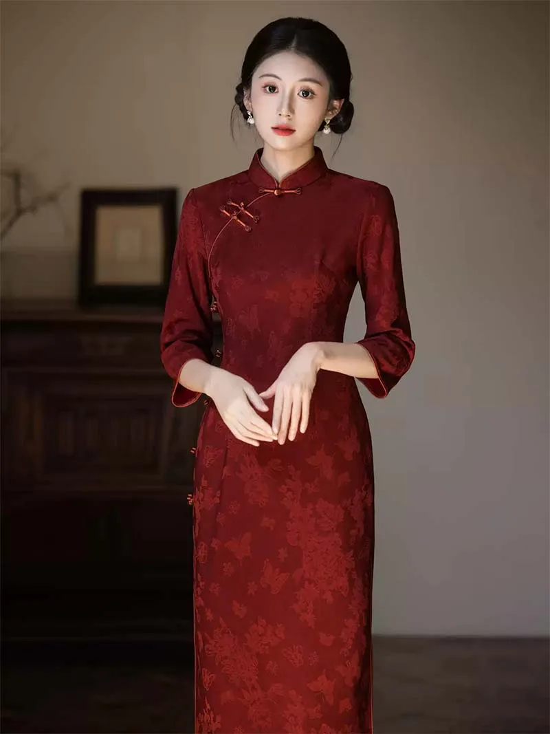 Chinese qipao wedding red dress set, long-sleeve cheongsam bridal gown for autumn and winter engagement, tea ceremony, and wedding celebrations