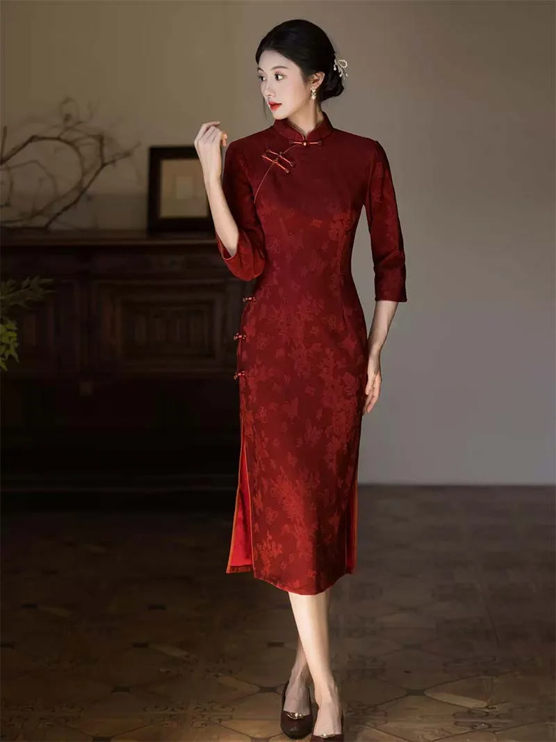 Chinese qipao wedding red dress set, long-sleeve cheongsam bridal gown for autumn and winter engagement, tea ceremony, and wedding celebrations