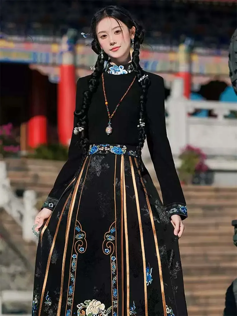 Hanfu modern style dress set with new Chinese design and elegant mamian skirt