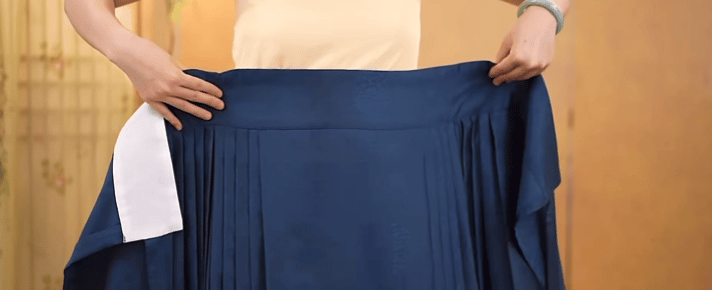 What is Mamian Skirt?Traditional Mamian Skirt with pleated design and elegant patterns