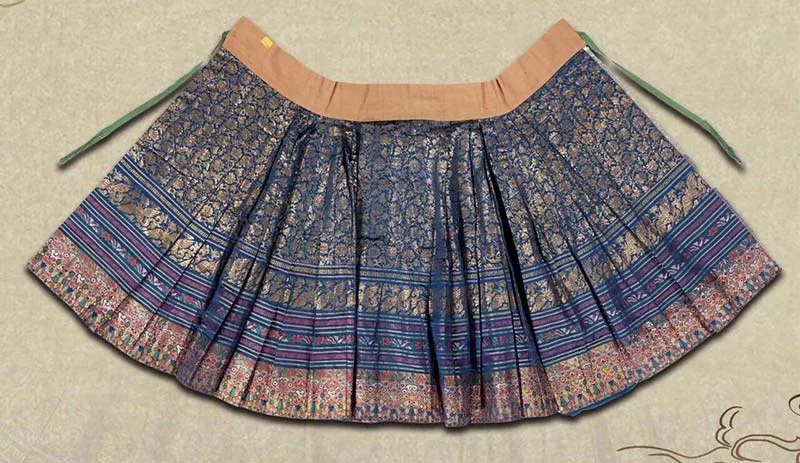 What is Mamian Skirt?Traditional Mamian Skirt with pleated design and elegant patterns
