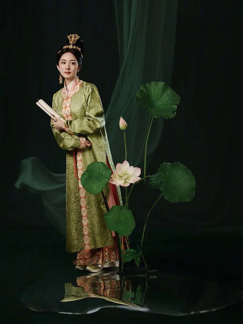 What is Mamian Skirt?Traditional Mamian Skirt with pleated design and elegant patterns