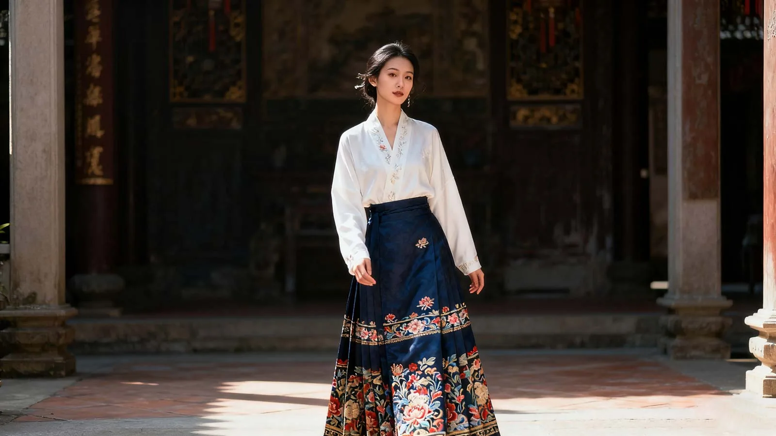 What is Mamian Skirt?Traditional Mamian Skirt with pleated design and elegant patterns