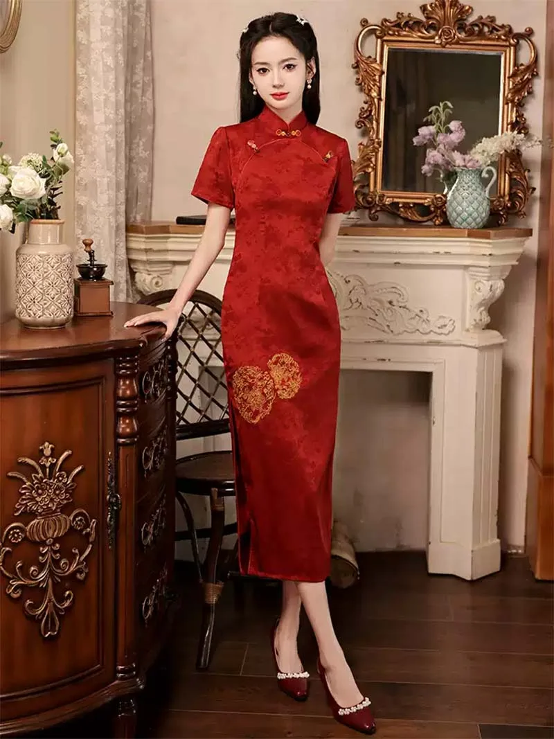 Elegant 2025 red Qipao wedding dress, sleeveless cheongsam bridal gown for engagement and wedding celebrations