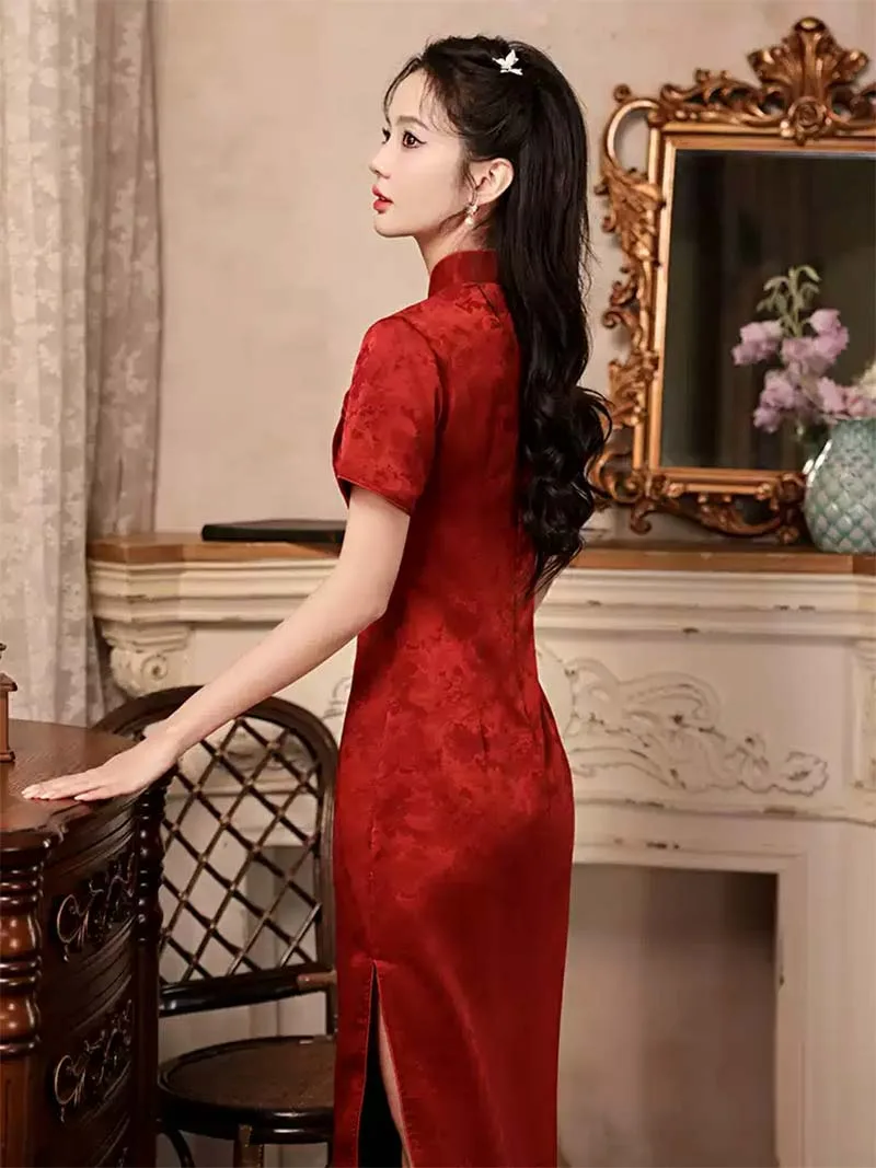 Elegant 2025 red Qipao wedding dress, sleeveless cheongsam bridal gown for engagement and wedding celebrations