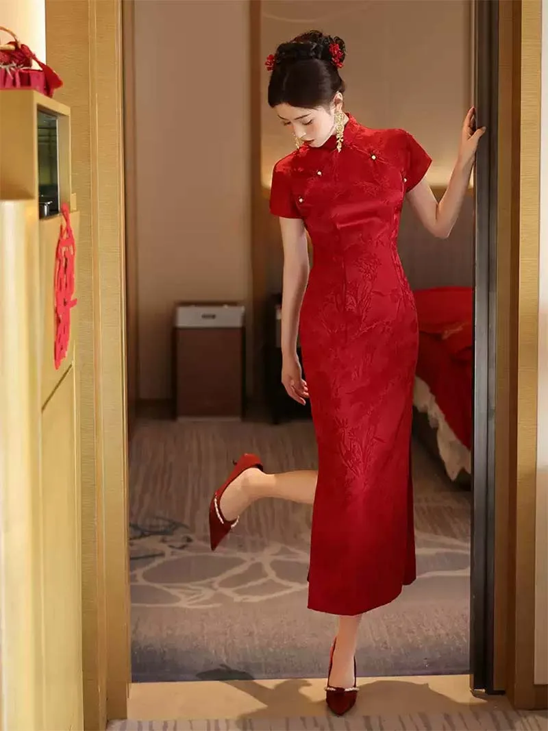 Red qipao wedding dress cheongsam bridal gown for tea ceremony, engagement, and elegant summer weddings
