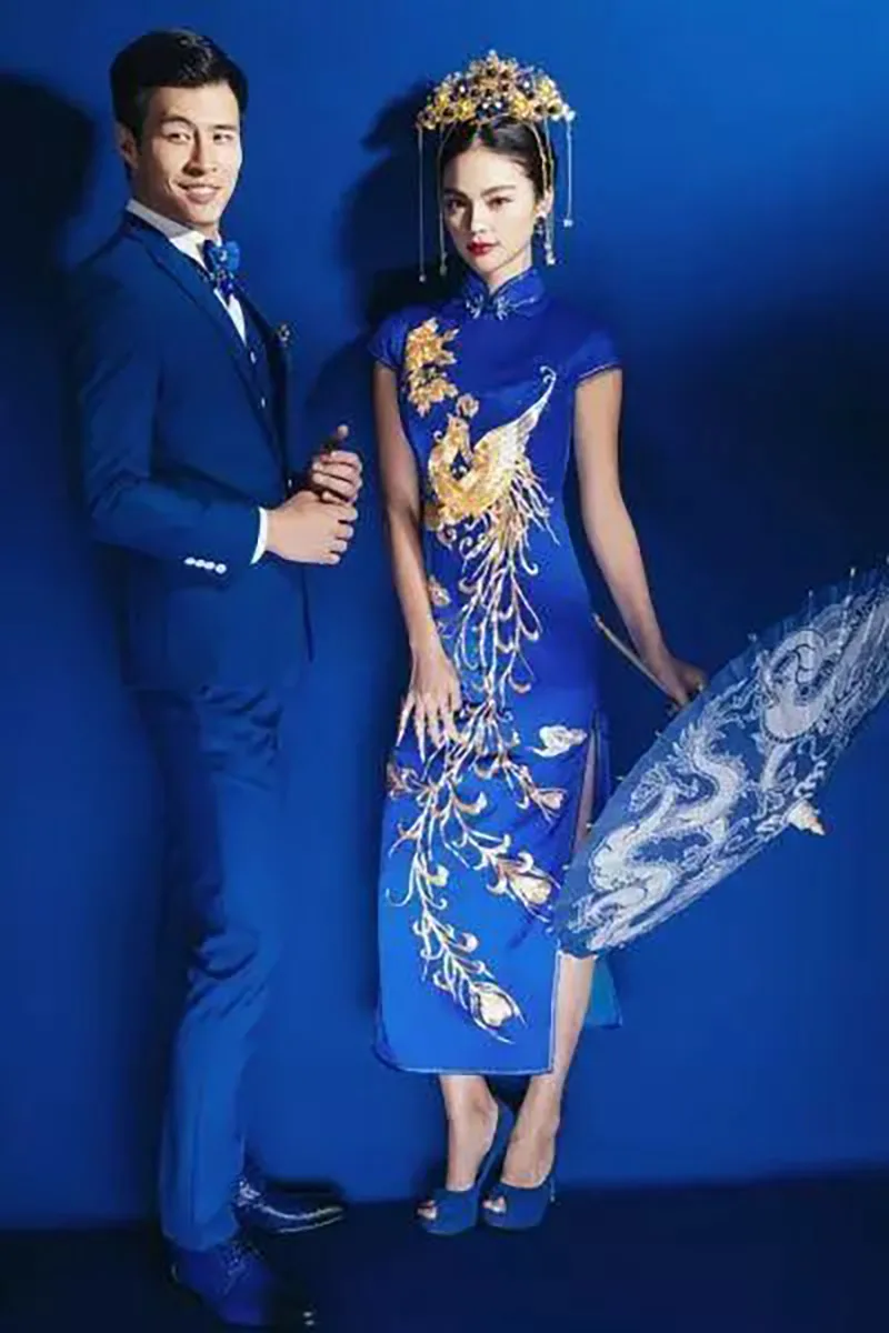Modern bride in a qipao wedding dress inspired by Chinese elegance