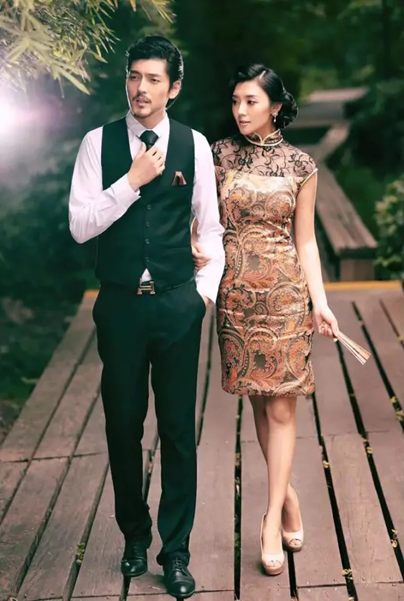 Modern bride in a qipao wedding dress inspired by Chinese elegance