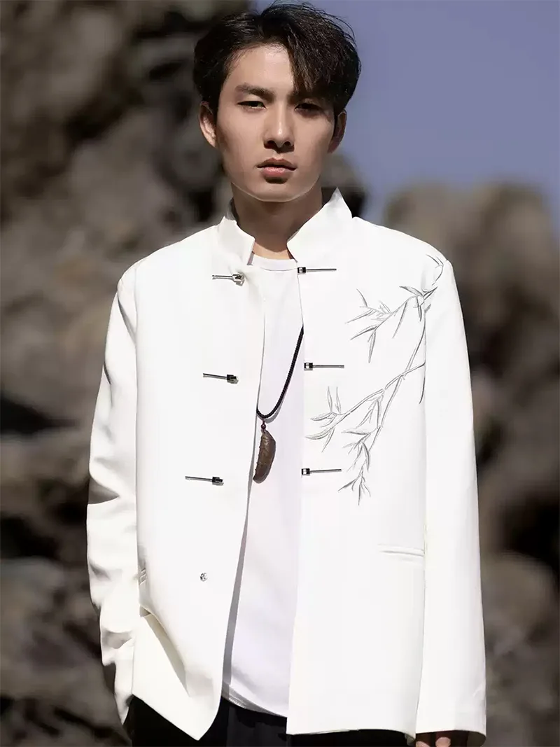 Chinese Style Tang Suit men’s jacket with traditional frog buttons and relaxed modern design