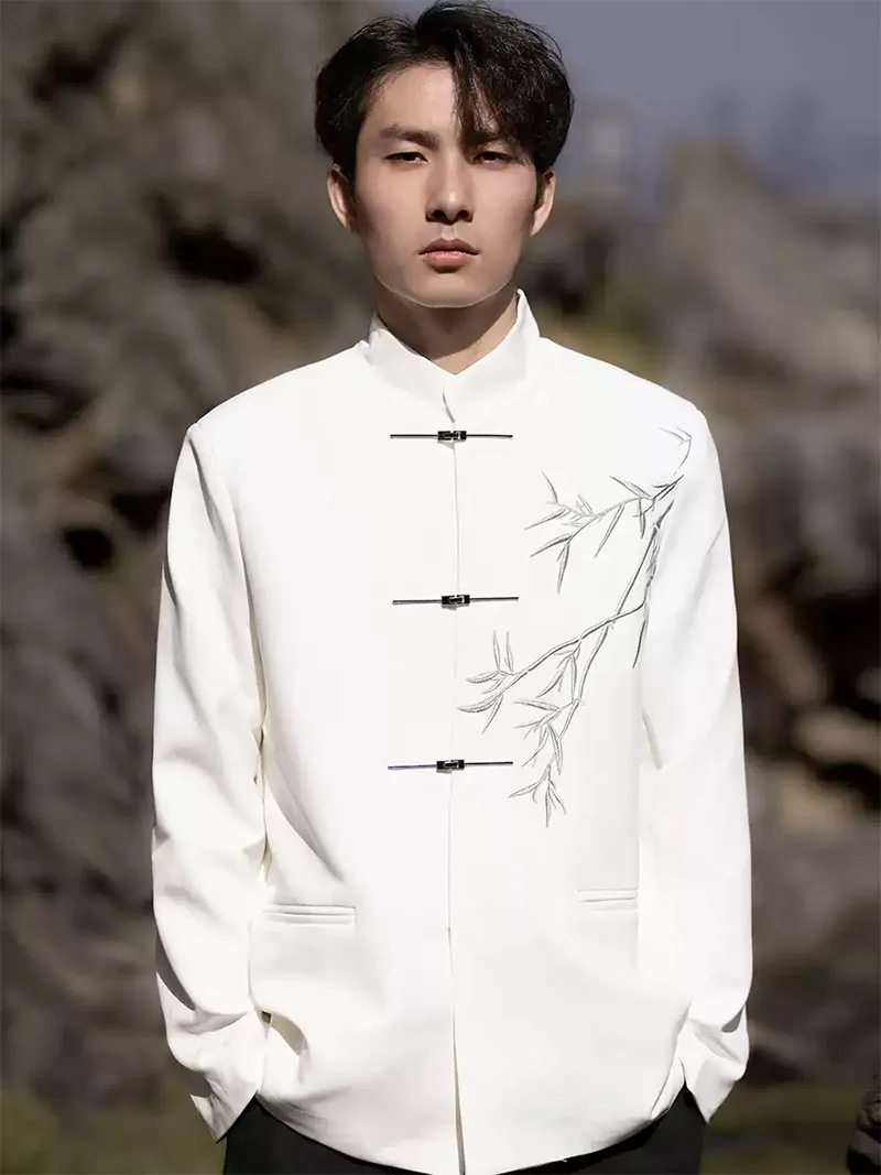 Chinese Style Tang Suit men’s jacket with traditional frog buttons and relaxed modern design