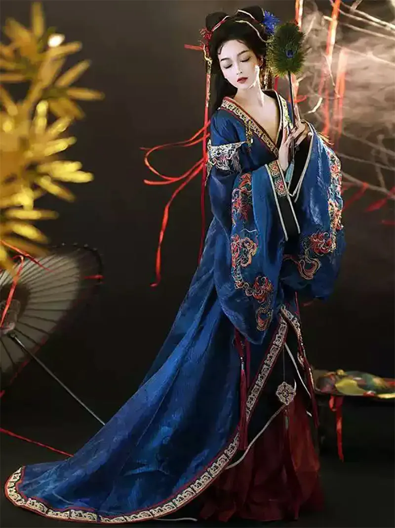 Chinese traditional clothing hanfu in Warring States style, original Bian Snake Spirit cross-collar straight robe