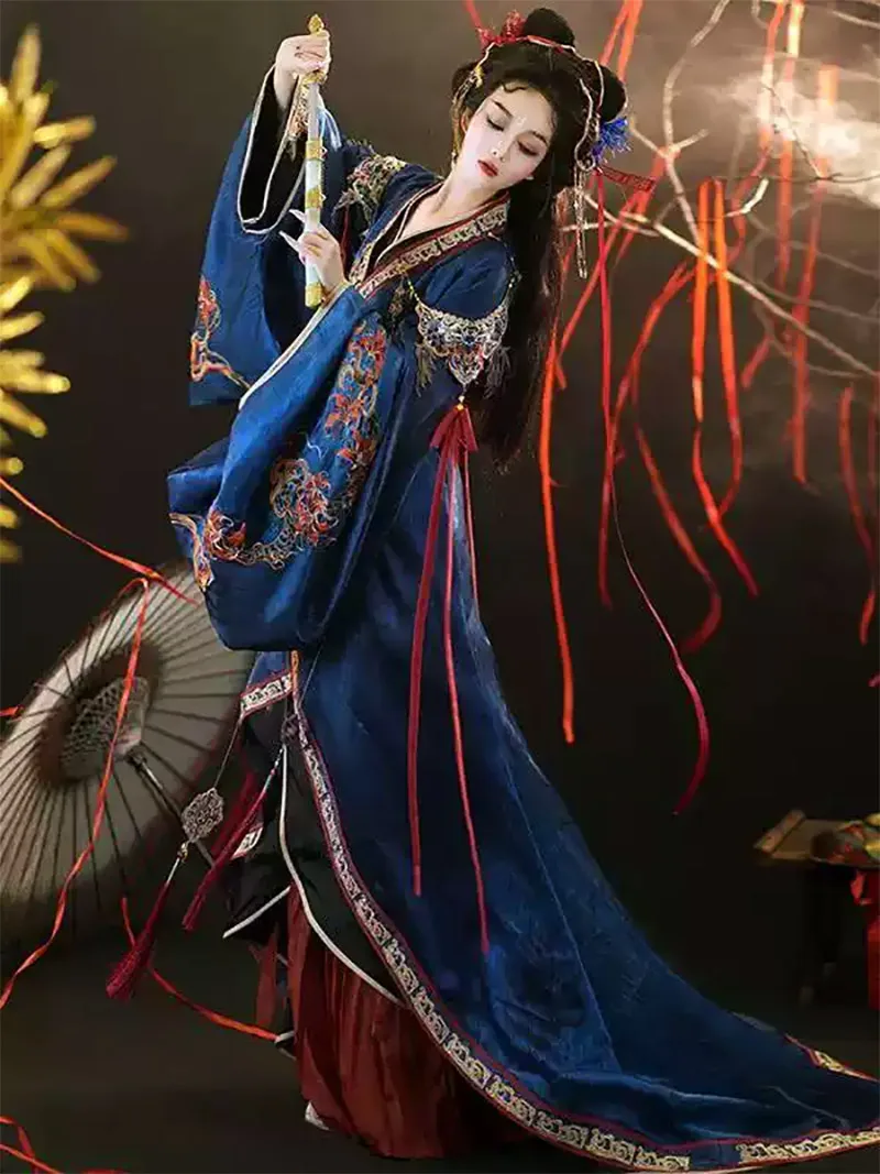 Chinese traditional clothing hanfu in Warring States style, original Bian Snake Spirit cross-collar straight robe