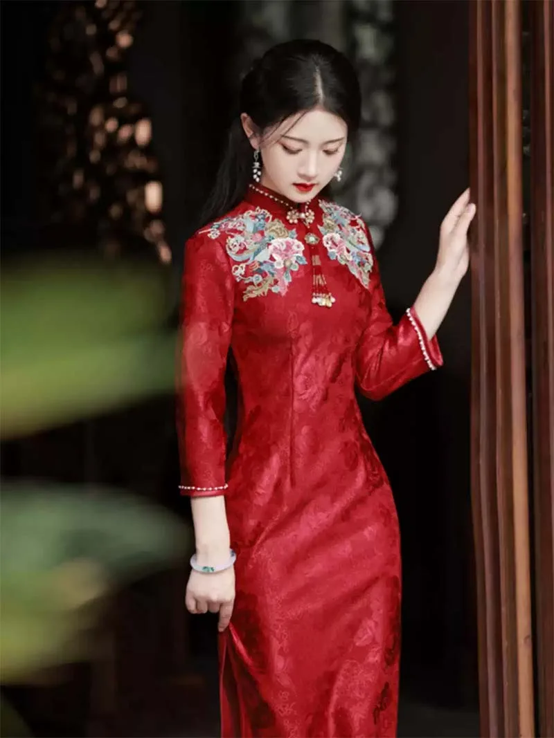 Chinese wedding dress qipao in red, autumn winter bridal gown with long sleeves for engagement and banquet