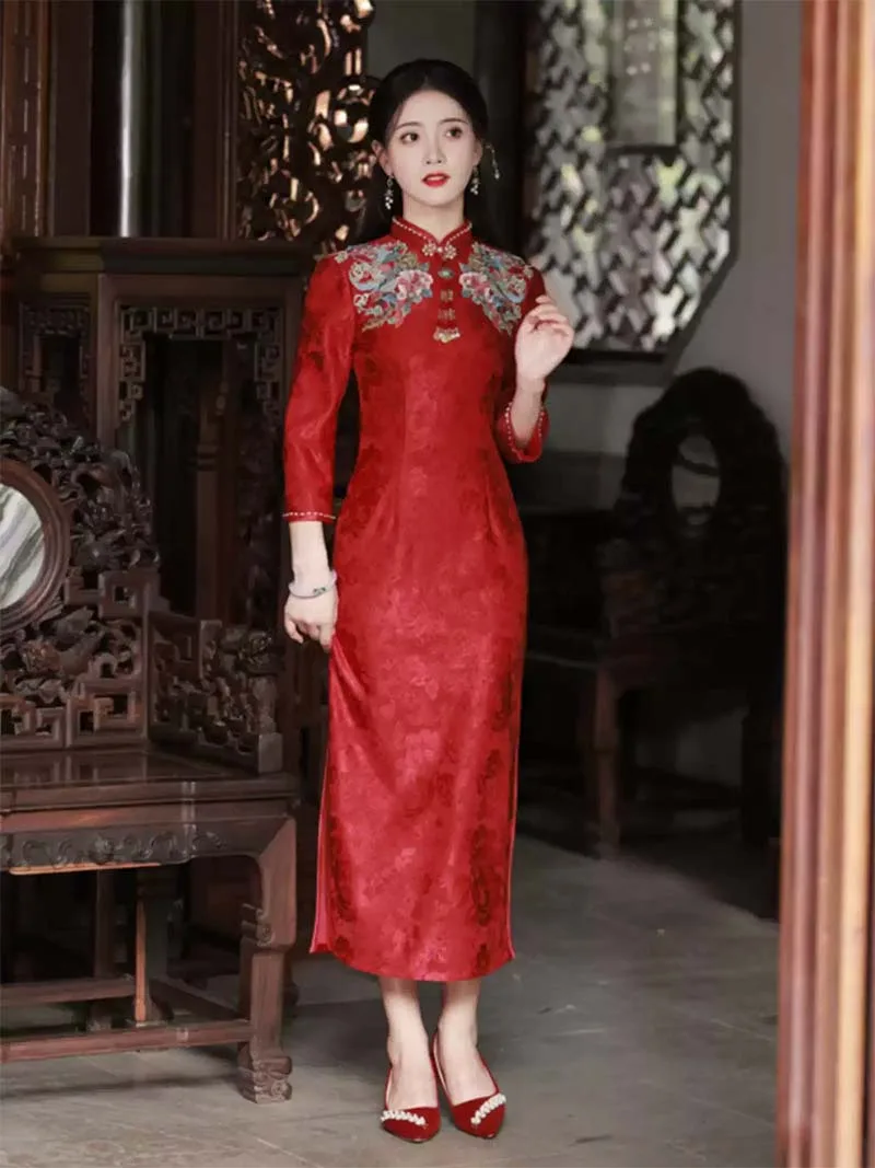 Chinese wedding dress qipao in red, autumn winter bridal gown with long sleeves for engagement and banquet