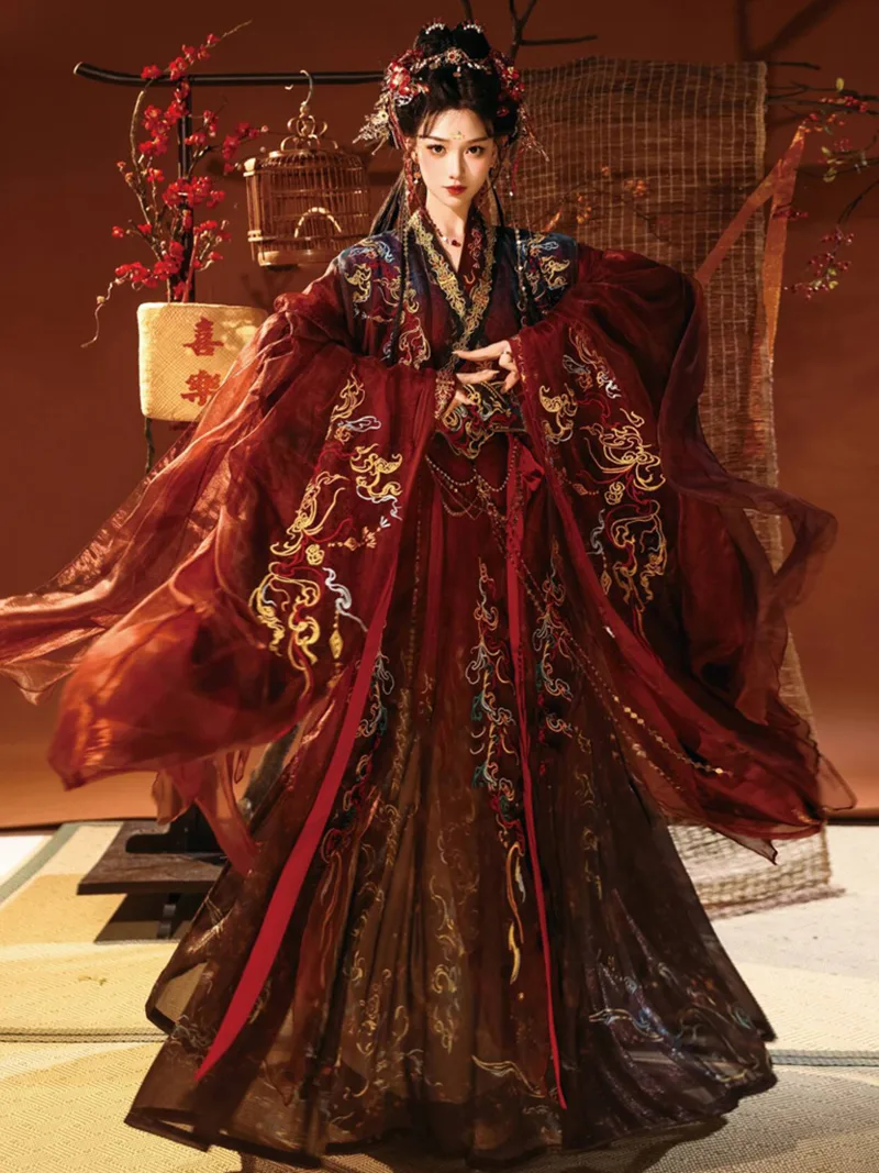Elegant Han Dynasty Hanfu with pleated skirt, refined design and classical Chinese aesthetic for shows and ceremonies