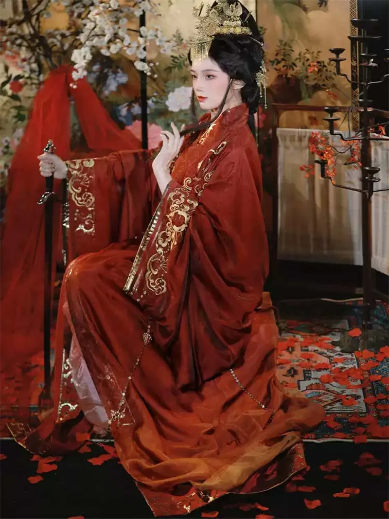 2025 women’s Hanfu inspired by Warring States robe design, featuring straight hem style for elegant spring and summer outfits