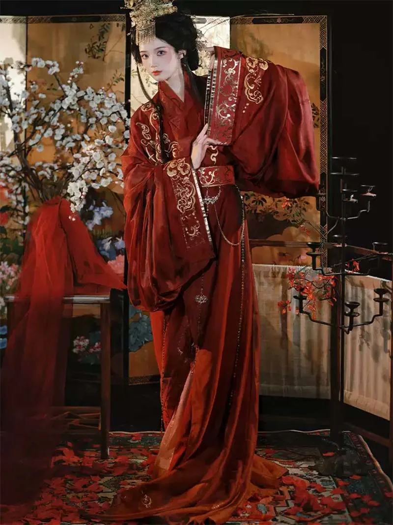 2025 women’s Hanfu inspired by Warring States robe design, featuring straight hem style for elegant spring and summer outfits