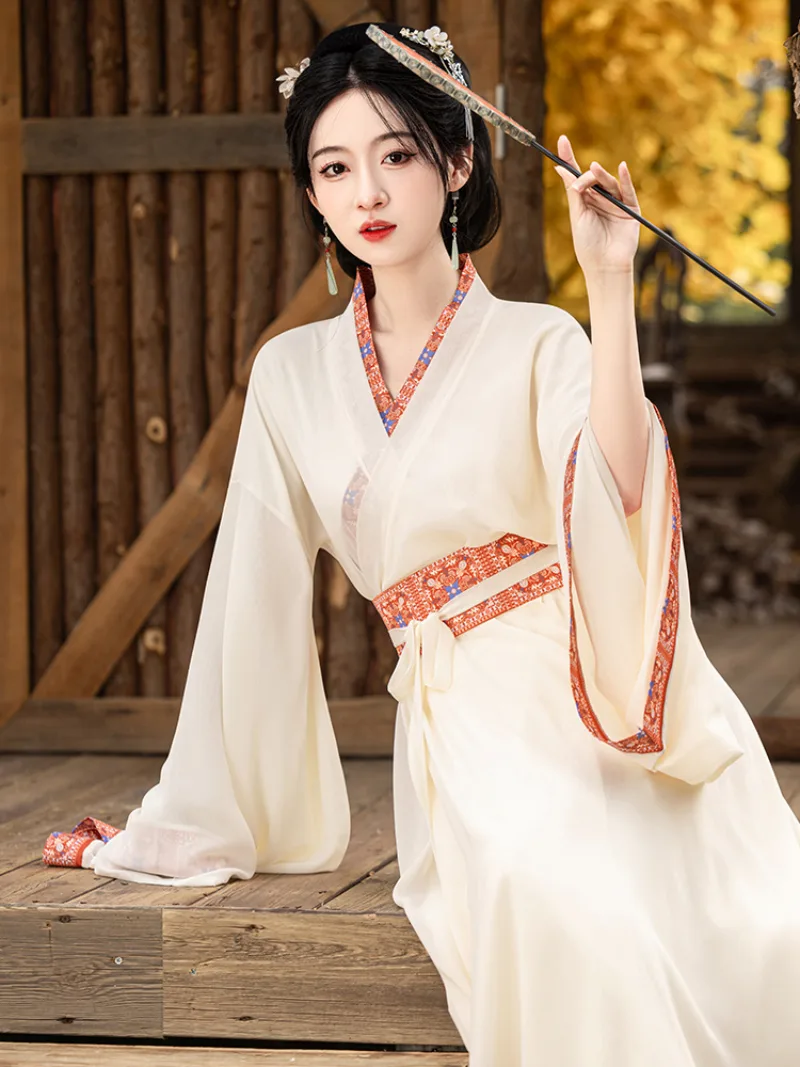 Elegant Hanfu China outfit with flowing skirt and traditional Chinese design for women