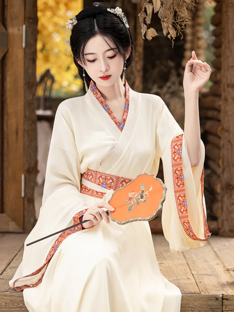 Elegant Hanfu China outfit with flowing skirt and traditional Chinese design for women