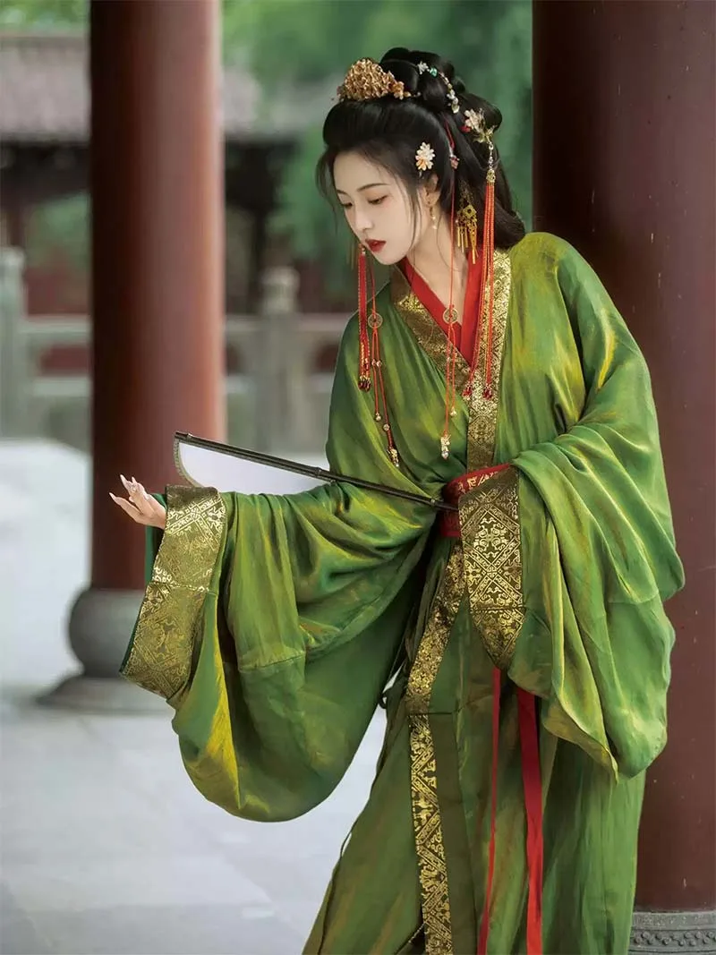 Warring States inspired Hanfu robe with gold brocade, cross-collar and wide sleeves for elegant traditional style