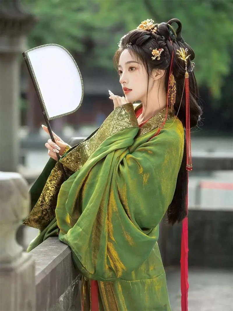 Warring States inspired Hanfu robe with gold brocade, cross-collar and wide sleeves for elegant traditional style