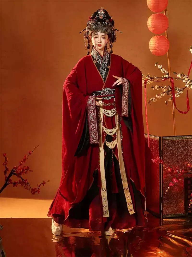 Hanfu Traditional straight-hem Warring States robe with exquisite embroidery and refined red fabric