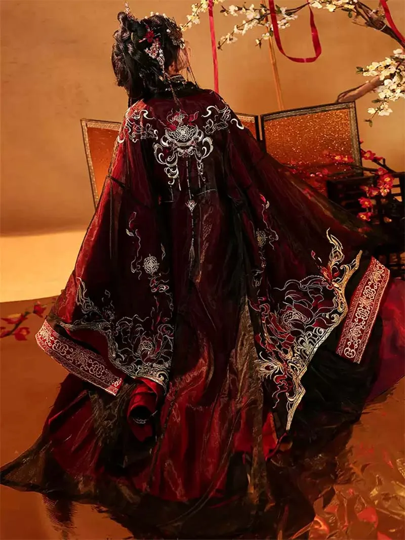 Hanfu Traditional straight-hem Warring States robe with exquisite embroidery and refined red fabric