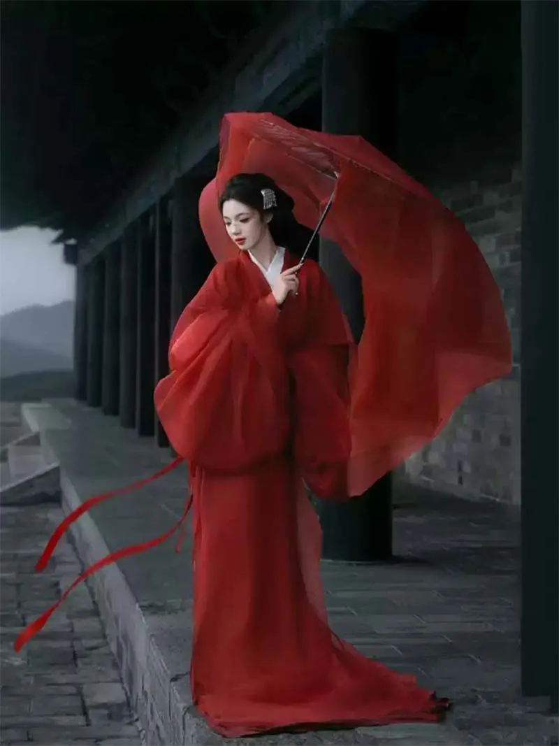 Red Warring States style Hanfu women dress, flowing train, elegant Mid-Autumn festival outfit