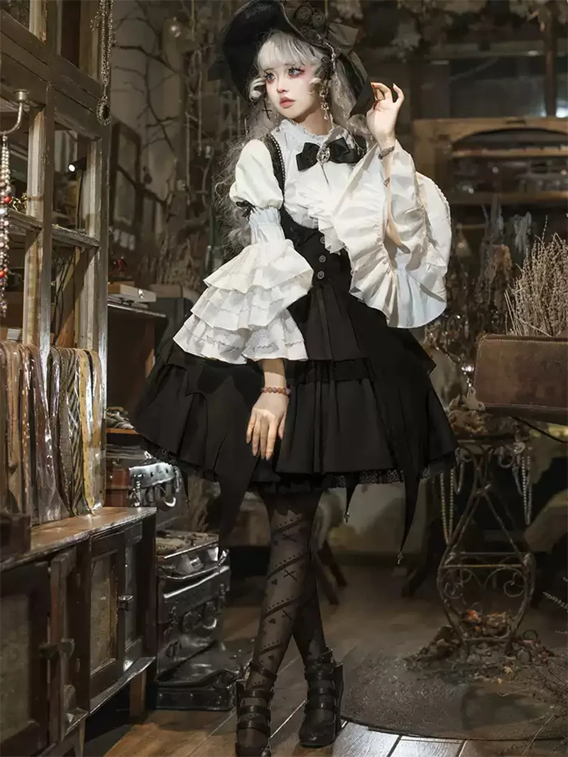 Original gothic Lolita dresses for Halloween cosplay, featuring magical girl design, elegant lace, and autumn daily Lolita fashion style