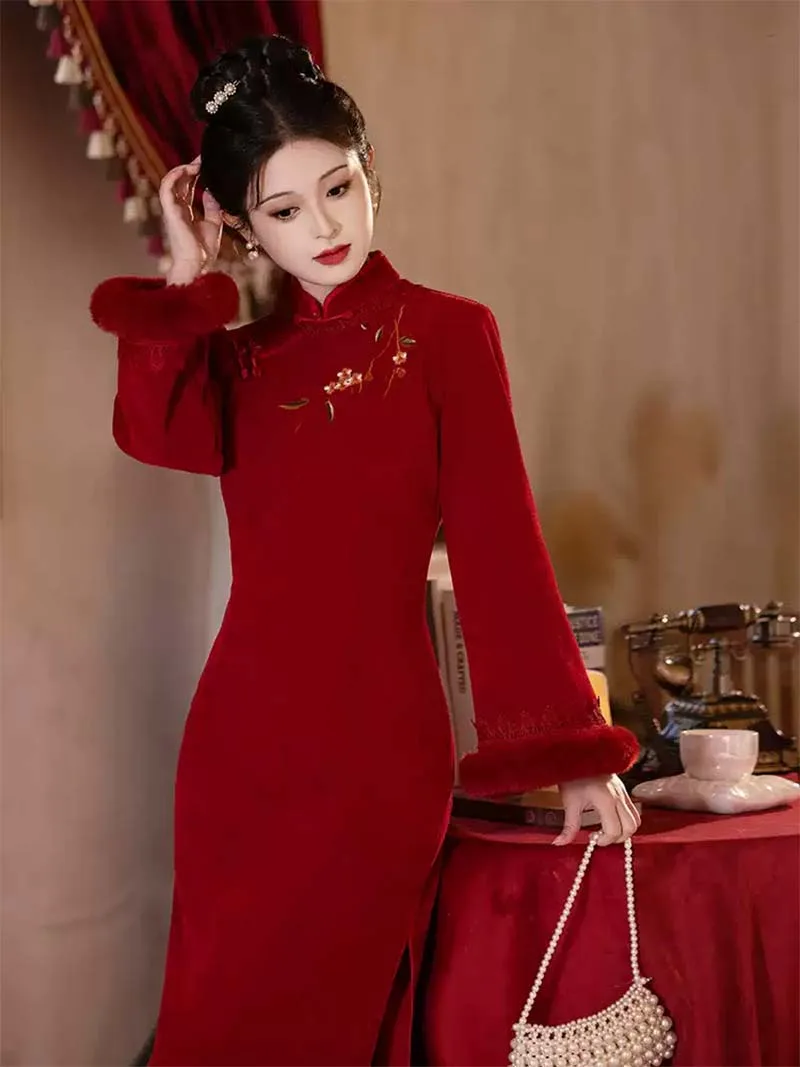 Red Qipao Chinese wedding dress, thickened cheongsam gown for bride engagement, tea ceremony, winter wedding, and festive occasions 2025