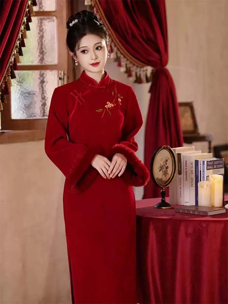 Red Qipao Chinese wedding dress, thickened cheongsam gown for bride engagement, tea ceremony, winter wedding, and festive occasions 2025