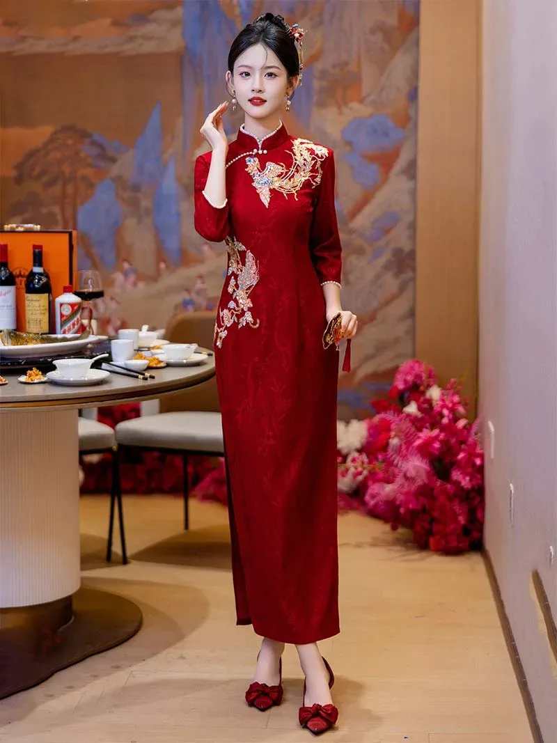 Qipaos flowing like poetry, revealing the elegance and grace of Chinese femininity through timeless design.
