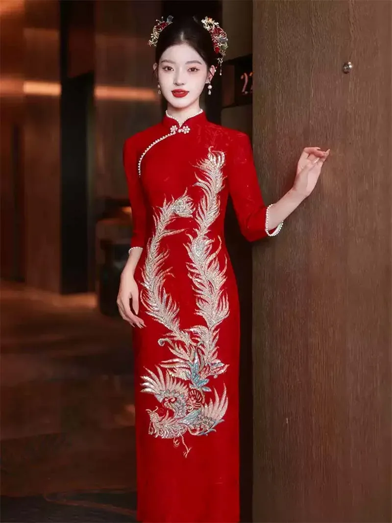 Qipaos flowing like poetry, revealing the elegance and grace of Chinese femininity through timeless design.