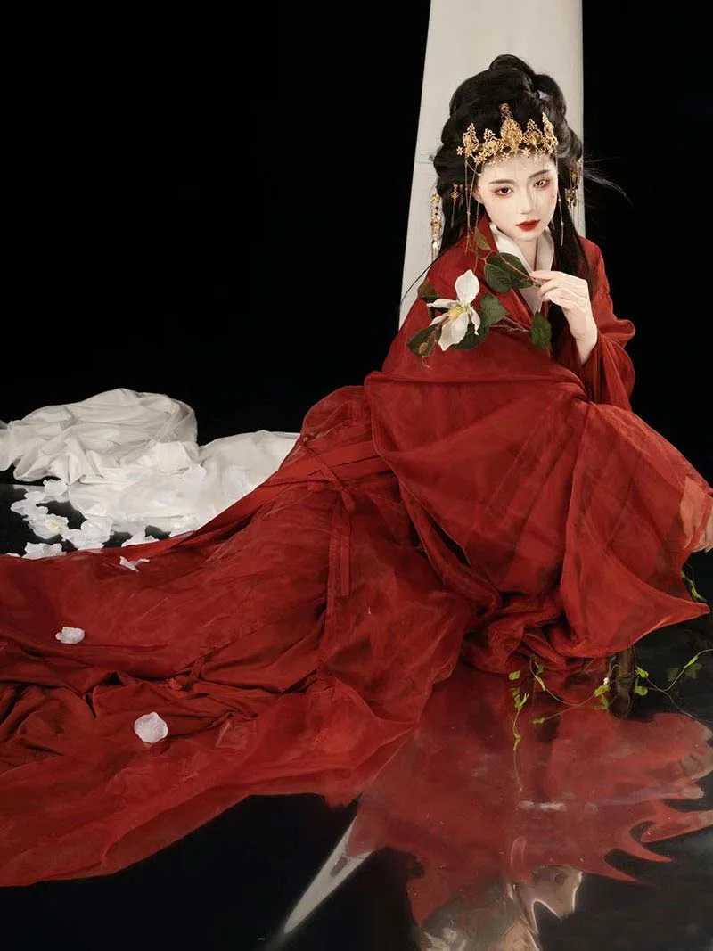 Red Hanfu Warring States robe with flowing long straight hem and cross-collar, elegant Chinese ancient style outfit for women