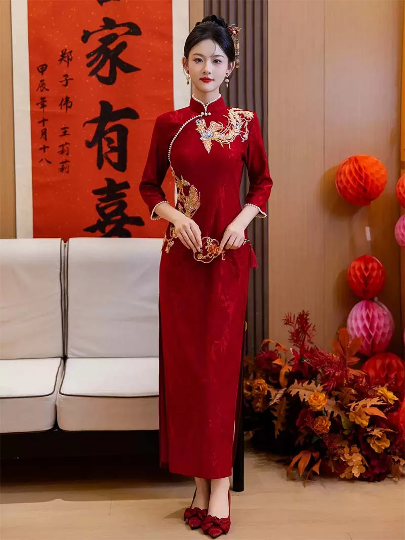 Red Qipao wedding dress, modern cheongsam for bride engagement, tea ceremony, and wedding celebrations in elegant 2025 style