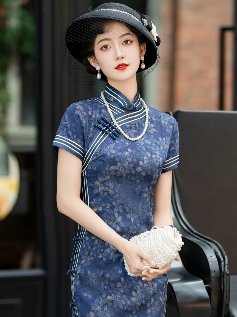 Elegant Shanghai Qipao long dress with vintage Republic era style and high-end feminine charm for daily wear