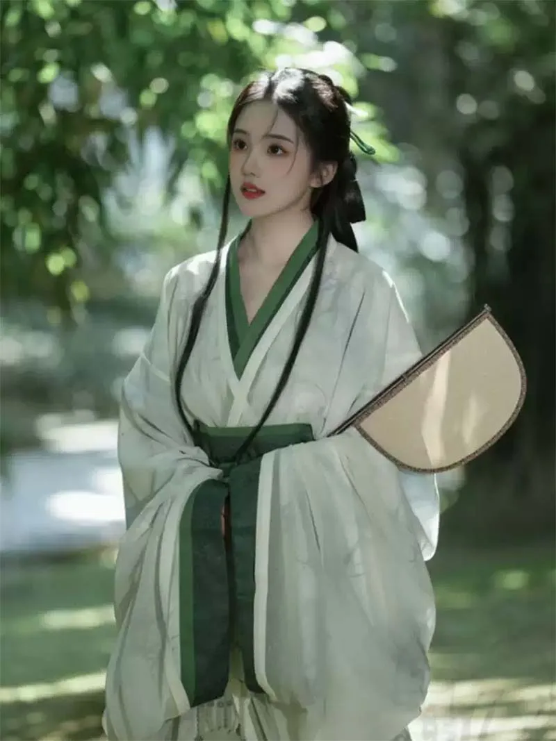 Red Warring States Hanfu for women with long trailing hem and cross-collar design, authentic traditional Chinese clothing hanfu for daily wear