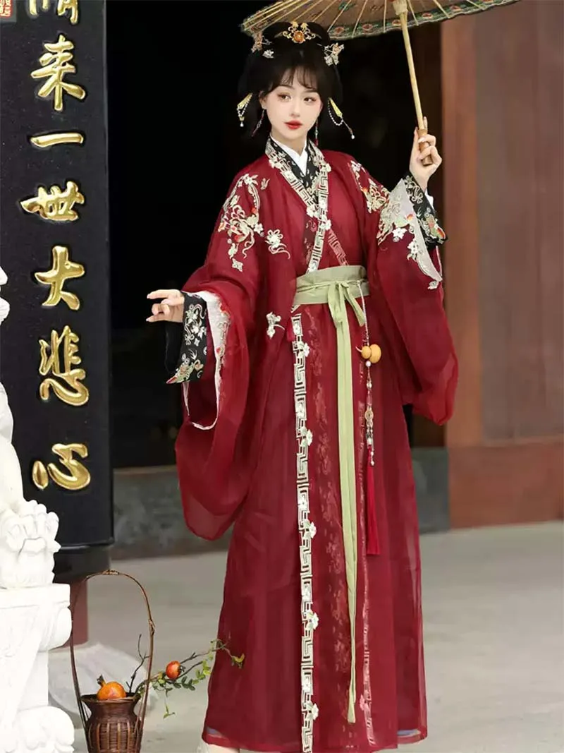 Traditional Hanfu Warring States robe with exquisite embroidery, straight hem design, and elegant historical Chinese style for men and women