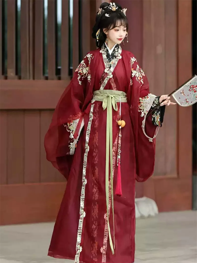 Traditional Hanfu Warring States robe with exquisite embroidery, straight hem design, and elegant historical Chinese style for men and women