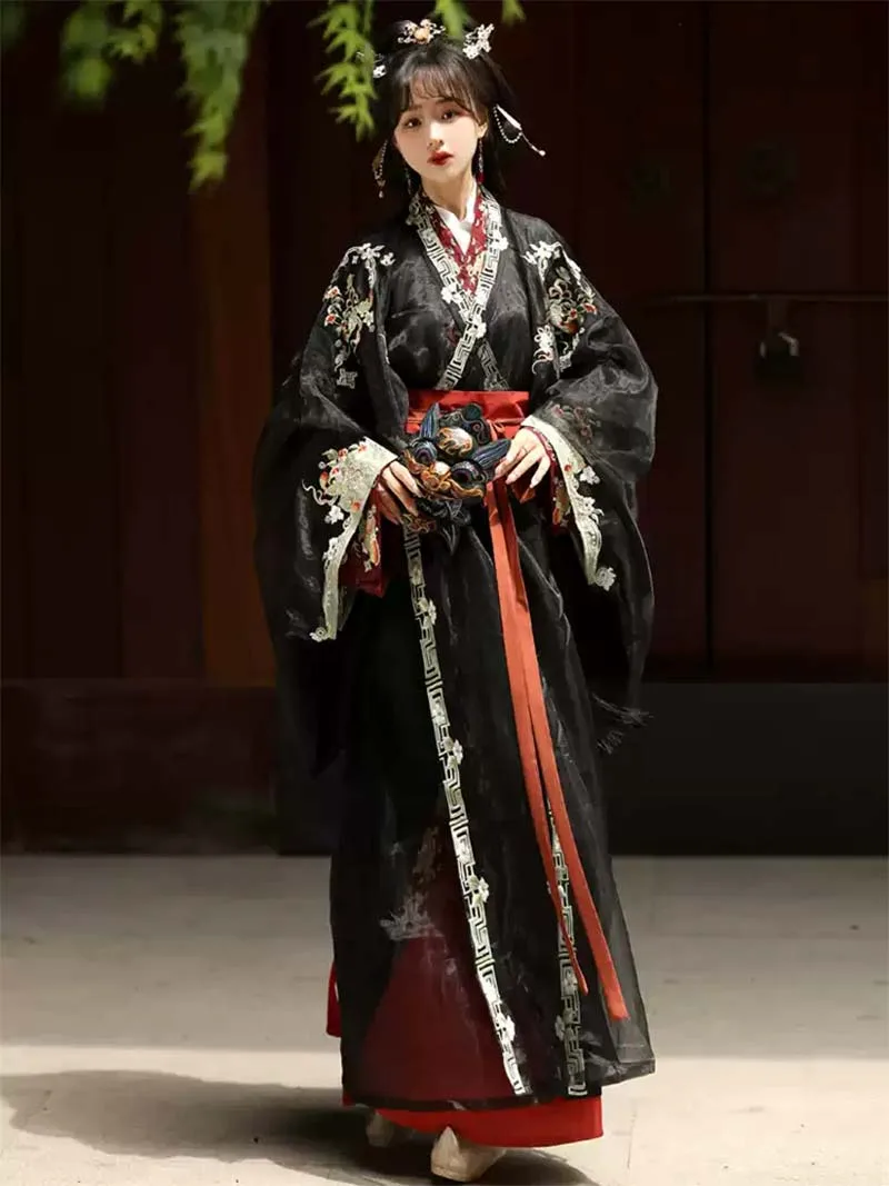 Traditional Hanfu Warring States robe with exquisite embroidery, straight hem design, and elegant historical Chinese style for men and women