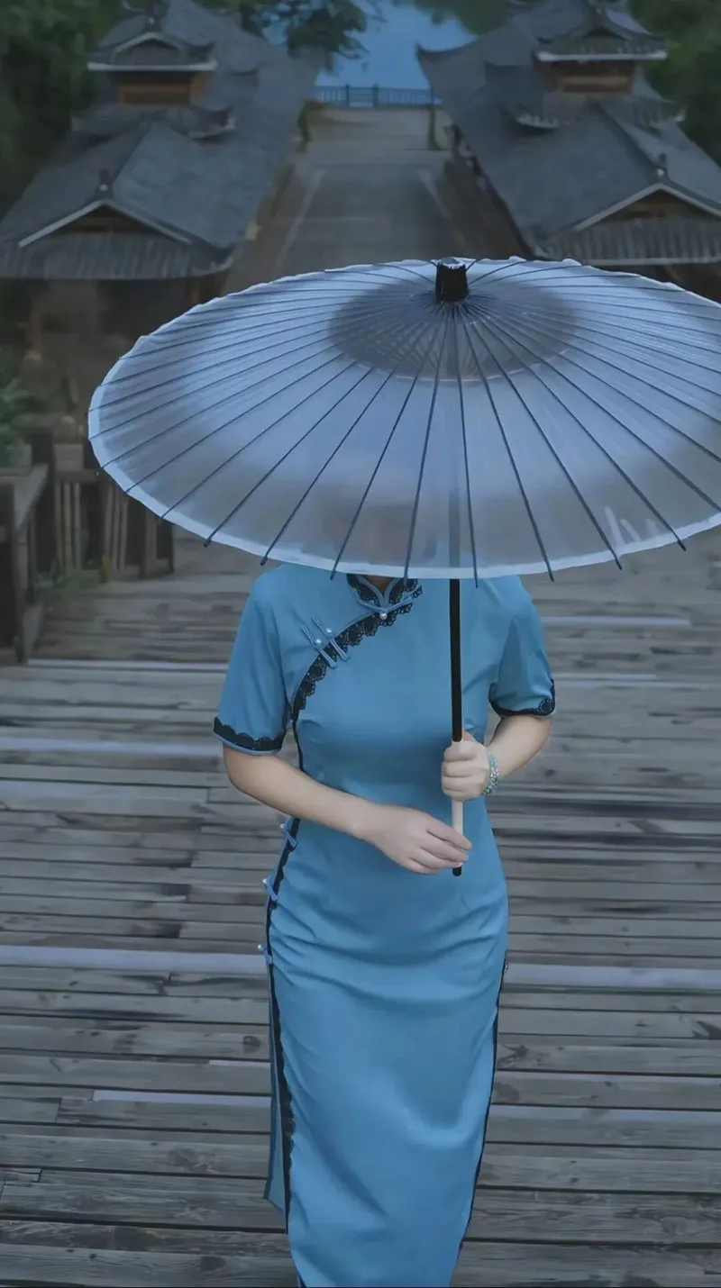 Traditional qipao Chinese dress reflecting timeless Chinese heritage and feminine elegance