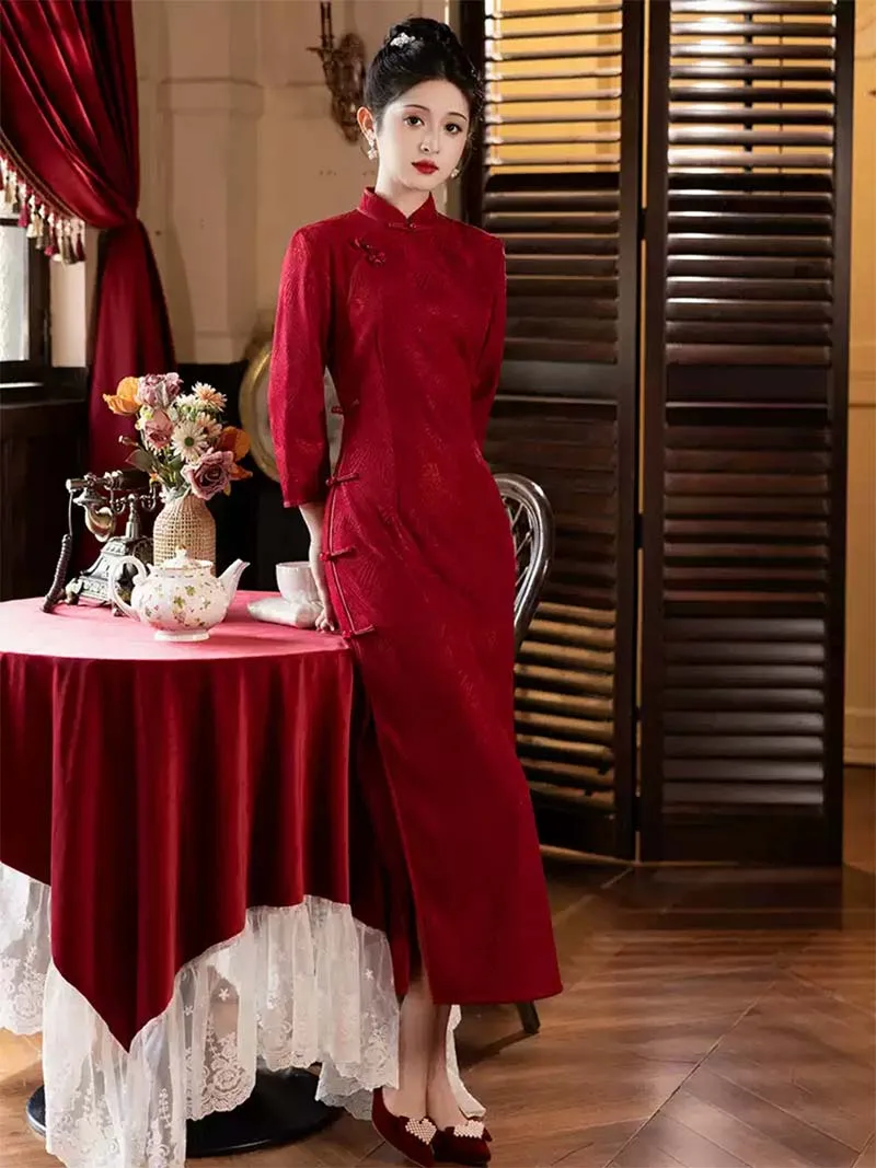 Red traditional qipao wedding dress with long sleeves, perfect for autumn winter brides, engagement, and homecoming events