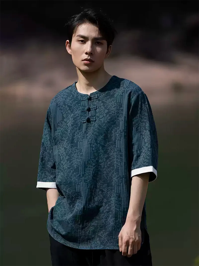 Traditional Tang Suit men’s linen short-sleeve shirt with round collar and contrast cuffs, modern Chinese style